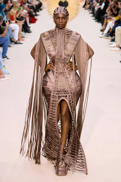 Look 50